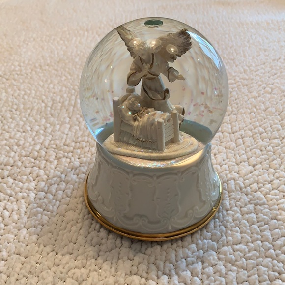 Lefton Snow Globe Guardian Angel Music Box - Picture 2 of 6